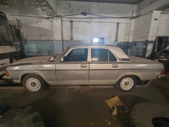 Автомашина ГАЗ-3102